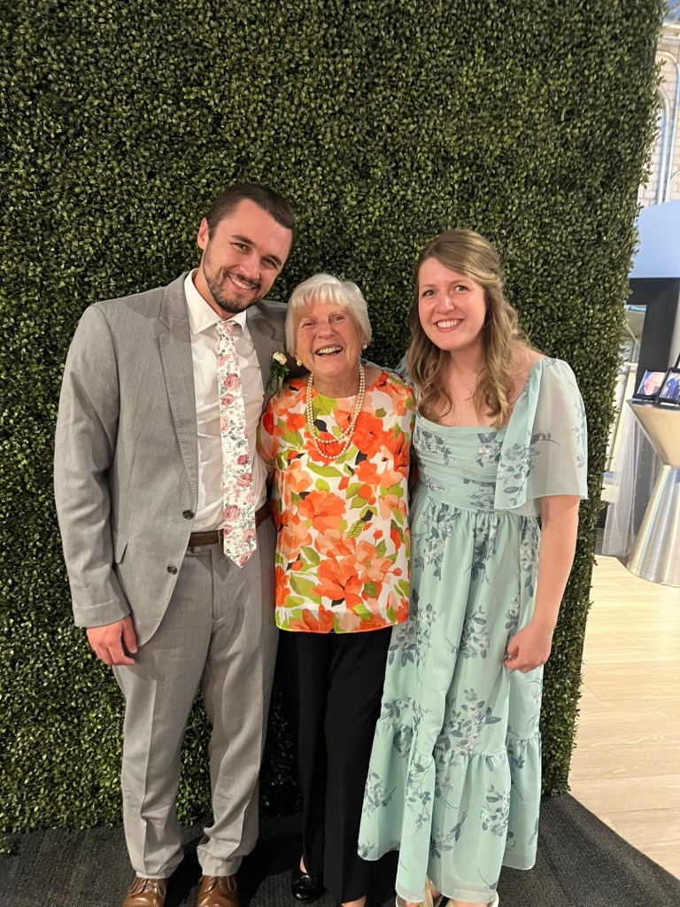 259329ef-7c42-4c64-b1cf-5a684897e415-1